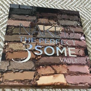 Urban Decay Naked 2Some